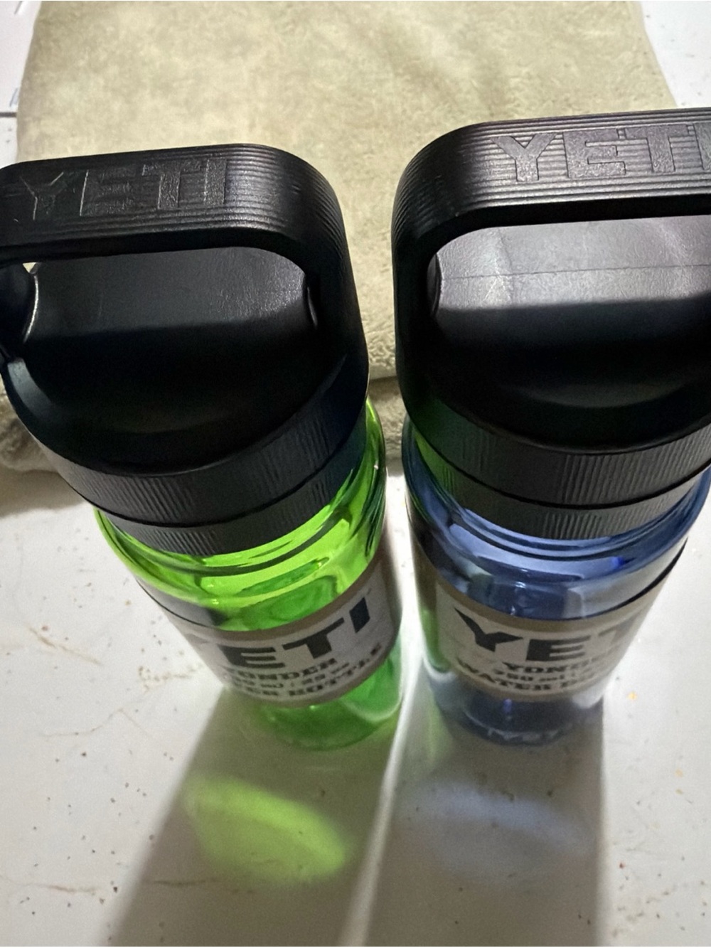 Yeti Yonder 25 oz Water Bottle — Green & Blue - Picture 5 of 7